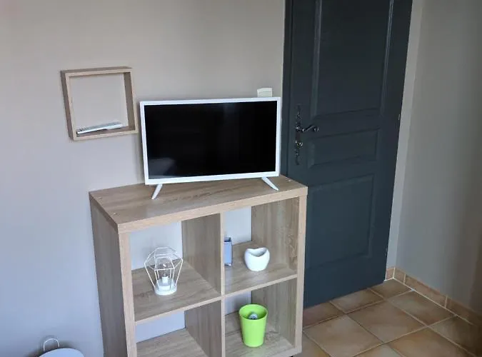 Chambre D'hotes Chaleureuse En Drome Provencale Alloggio in famiglia *
