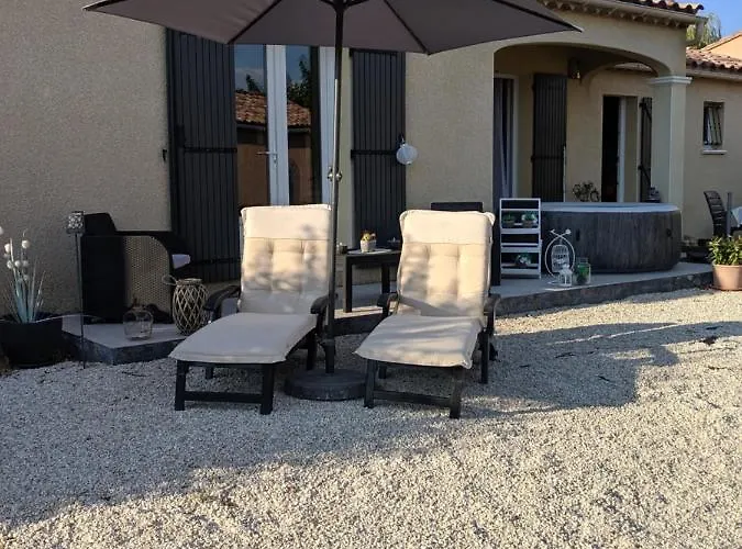 Chambre D'hotes Chaleureuse En Drome Provencale Alloggio in famiglia